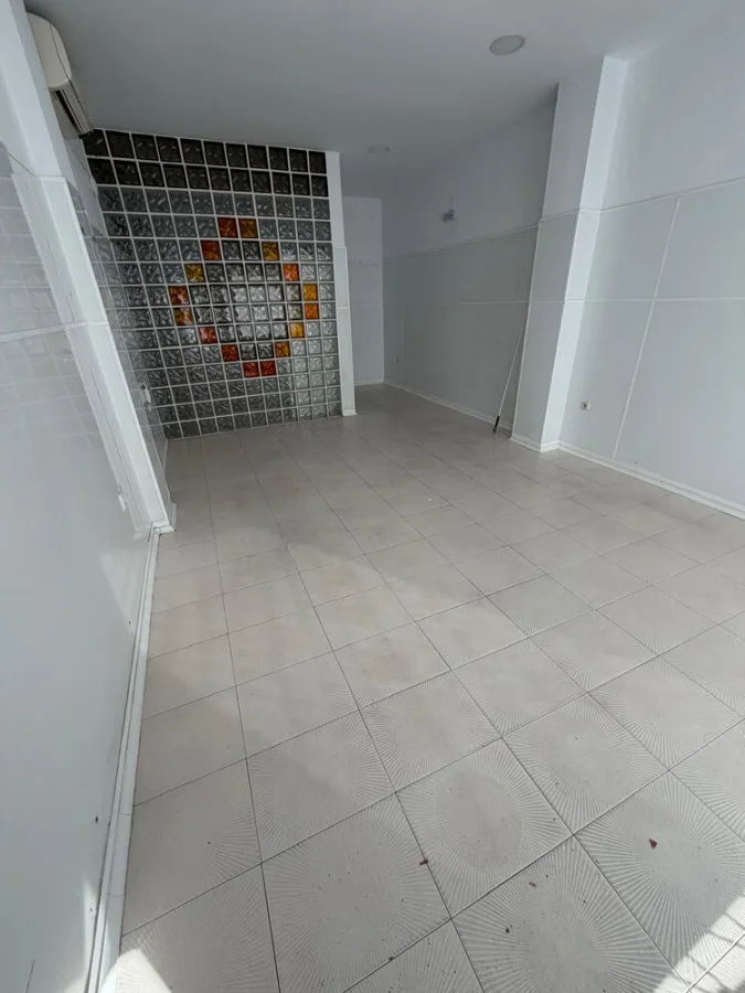 LOCAL COMERCIAL EN VENTA BIEN SITUADO