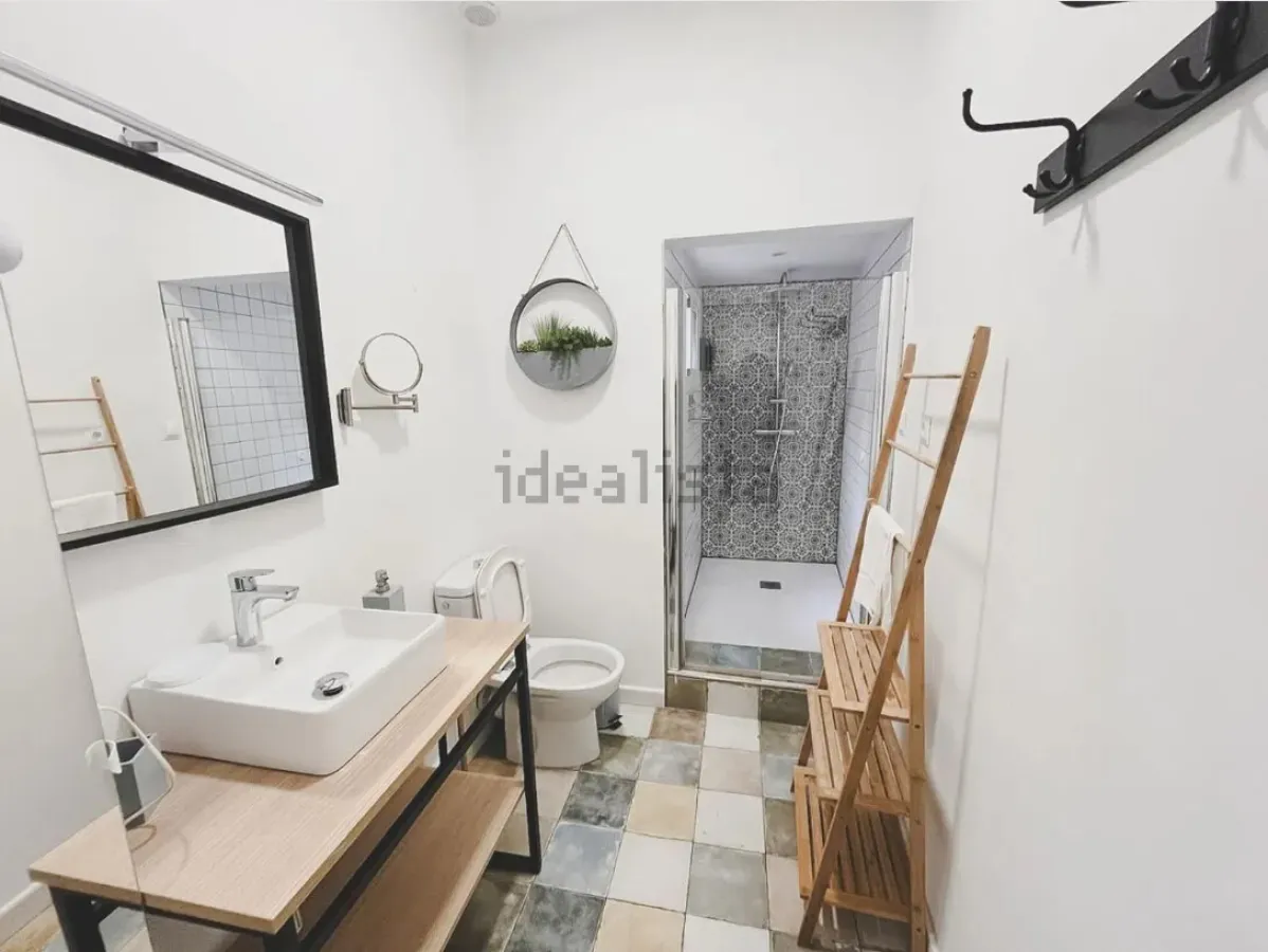 PISO EN EL CORAZON DE CADIZ CON VUT Y REFORMADO, LISTO PARA ENTRAR A VIVIR