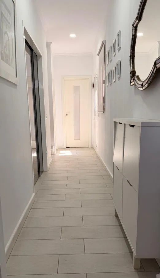 VIVIENDA ADOSADA RECIEN REFORMADA Y BIEN SITUADA EN EL CORAZON DE CHICLANA